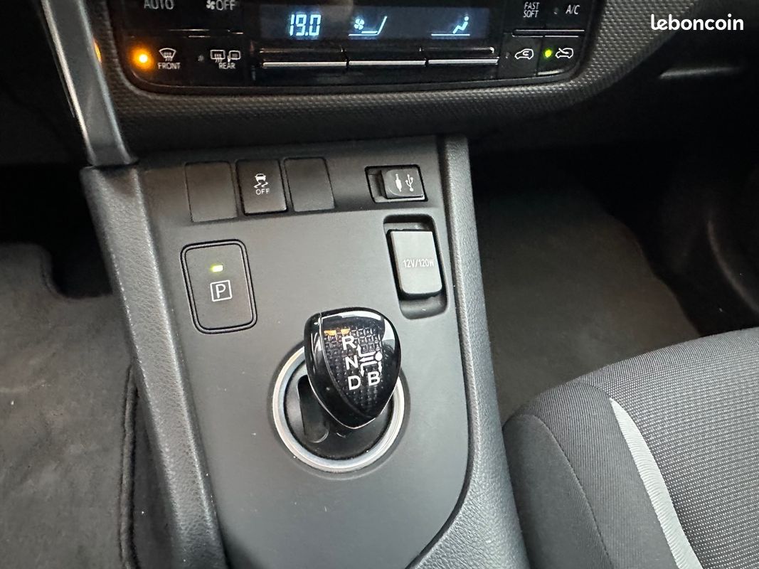 Toyota Auris TOURING HYB 136 TENDANCE