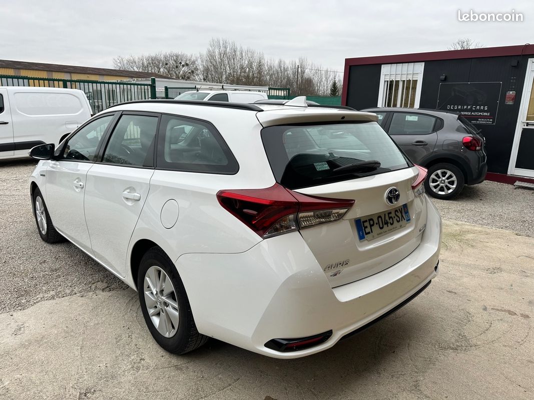 Toyota Auris TOURING HYB 136 TENDANCE